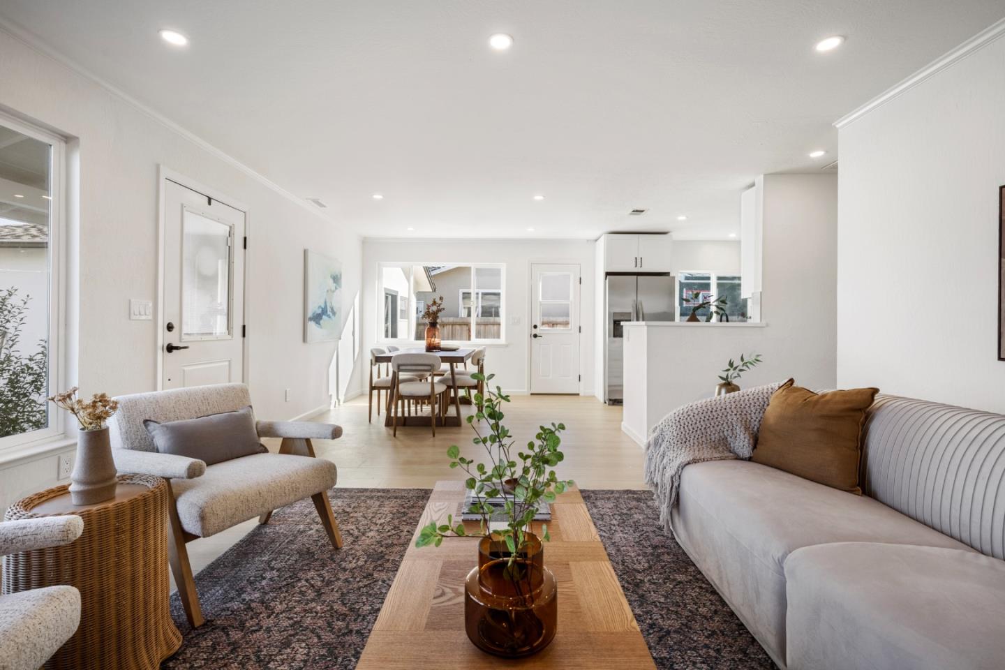 Detail Gallery Image 6 of 31 For 1444 Flores Dr, Pacifica,  CA 94044 - 3 Beds | 1 Baths