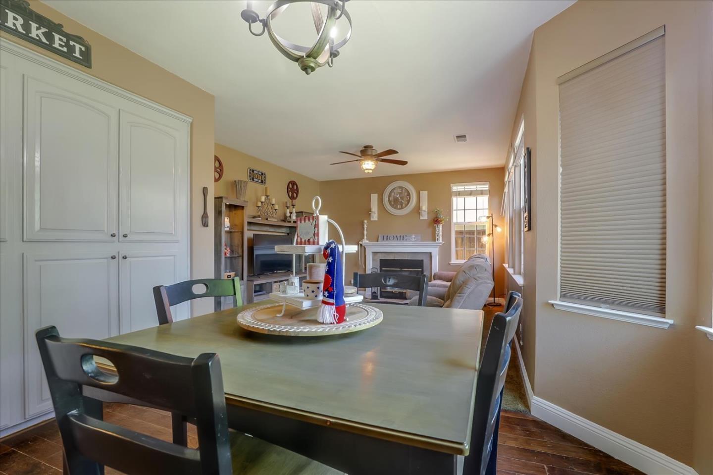 Detail Gallery Image 13 of 41 For 1760 Morning Glory Dr, Hollister,  CA 95023 - 4 Beds | 2/1 Baths