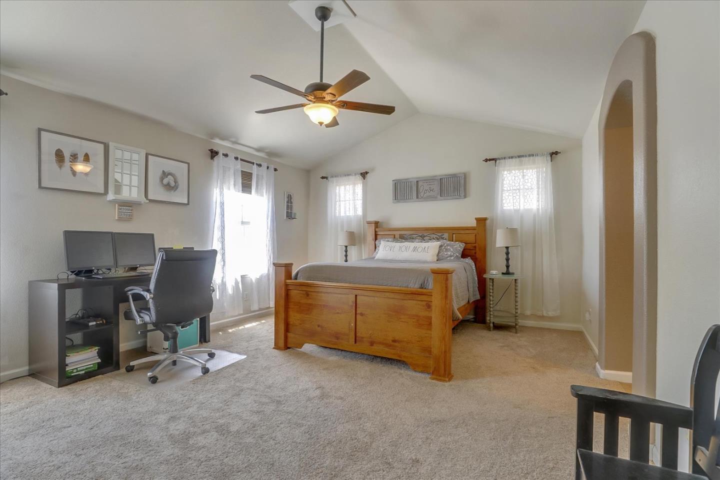 Detail Gallery Image 22 of 41 For 1760 Morning Glory Dr, Hollister,  CA 95023 - 4 Beds | 2/1 Baths