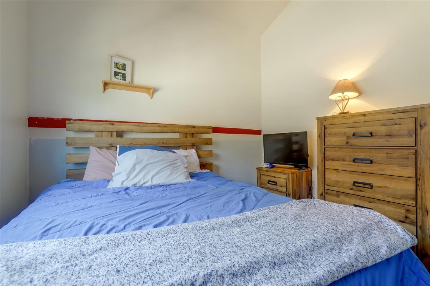 Detail Gallery Image 30 of 41 For 1760 Morning Glory Dr, Hollister,  CA 95023 - 4 Beds | 2/1 Baths