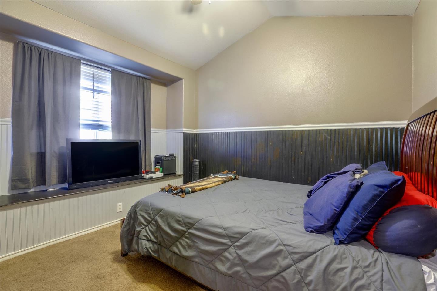 Detail Gallery Image 32 of 41 For 1760 Morning Glory Dr, Hollister,  CA 95023 - 4 Beds | 2/1 Baths