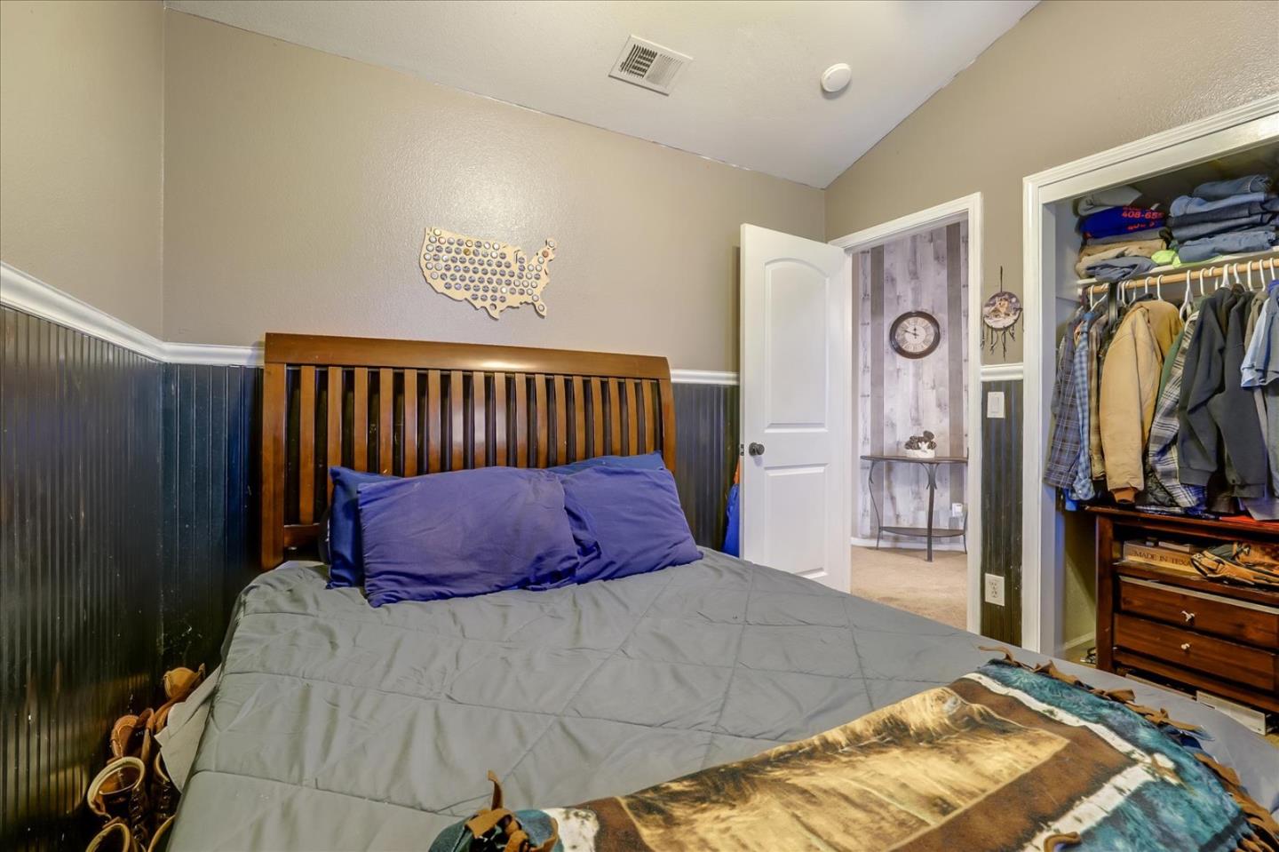 Detail Gallery Image 33 of 41 For 1760 Morning Glory Dr, Hollister,  CA 95023 - 4 Beds | 2/1 Baths