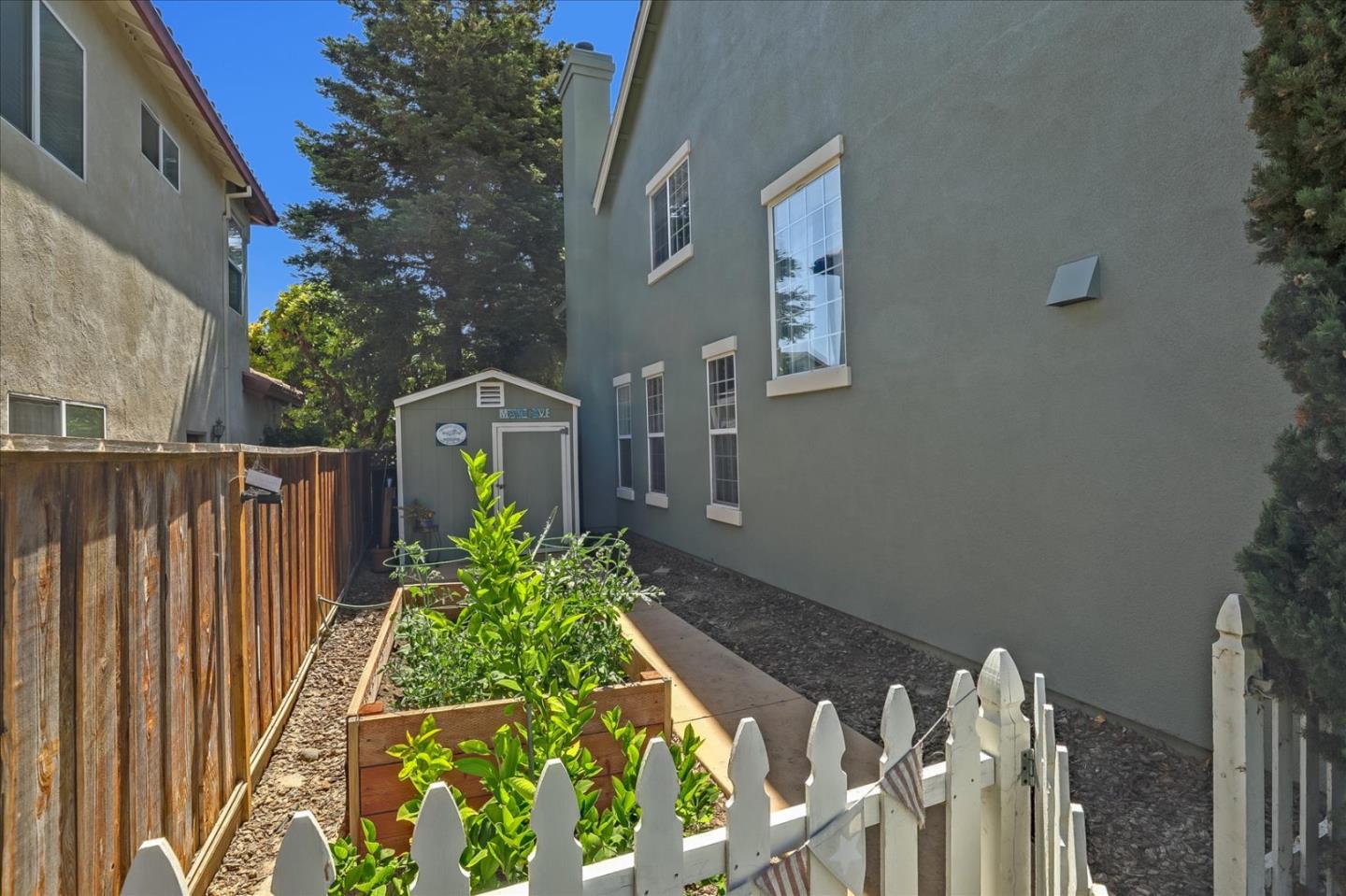 Detail Gallery Image 40 of 41 For 1760 Morning Glory Dr, Hollister,  CA 95023 - 4 Beds | 2/1 Baths