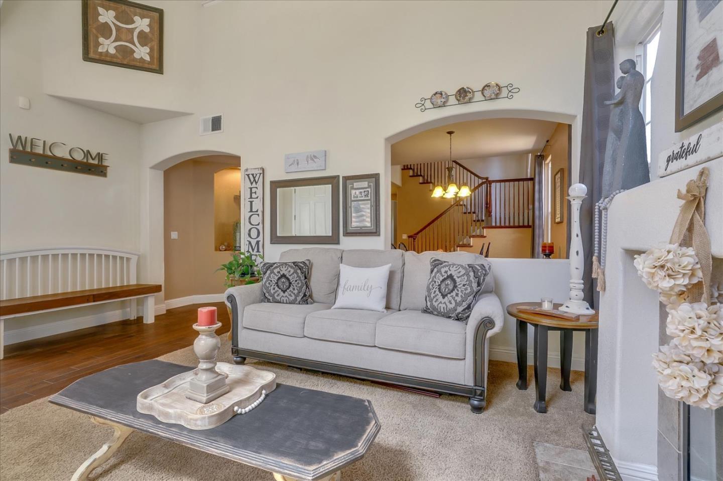 Detail Gallery Image 7 of 41 For 1760 Morning Glory Dr, Hollister,  CA 95023 - 4 Beds | 2/1 Baths