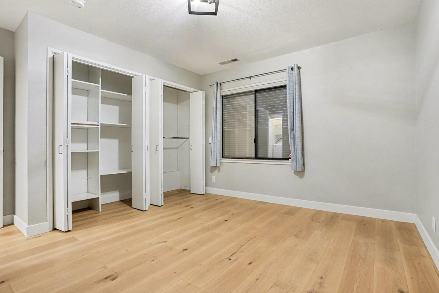 Detail Gallery Image 18 of 23 For 29 Starview Dr, Oakland,  CA 94618 - 3 Beds | 2/1 Baths