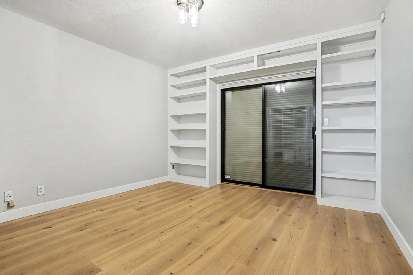 Detail Gallery Image 19 of 23 For 29 Starview Dr, Oakland,  CA 94618 - 3 Beds | 2/1 Baths