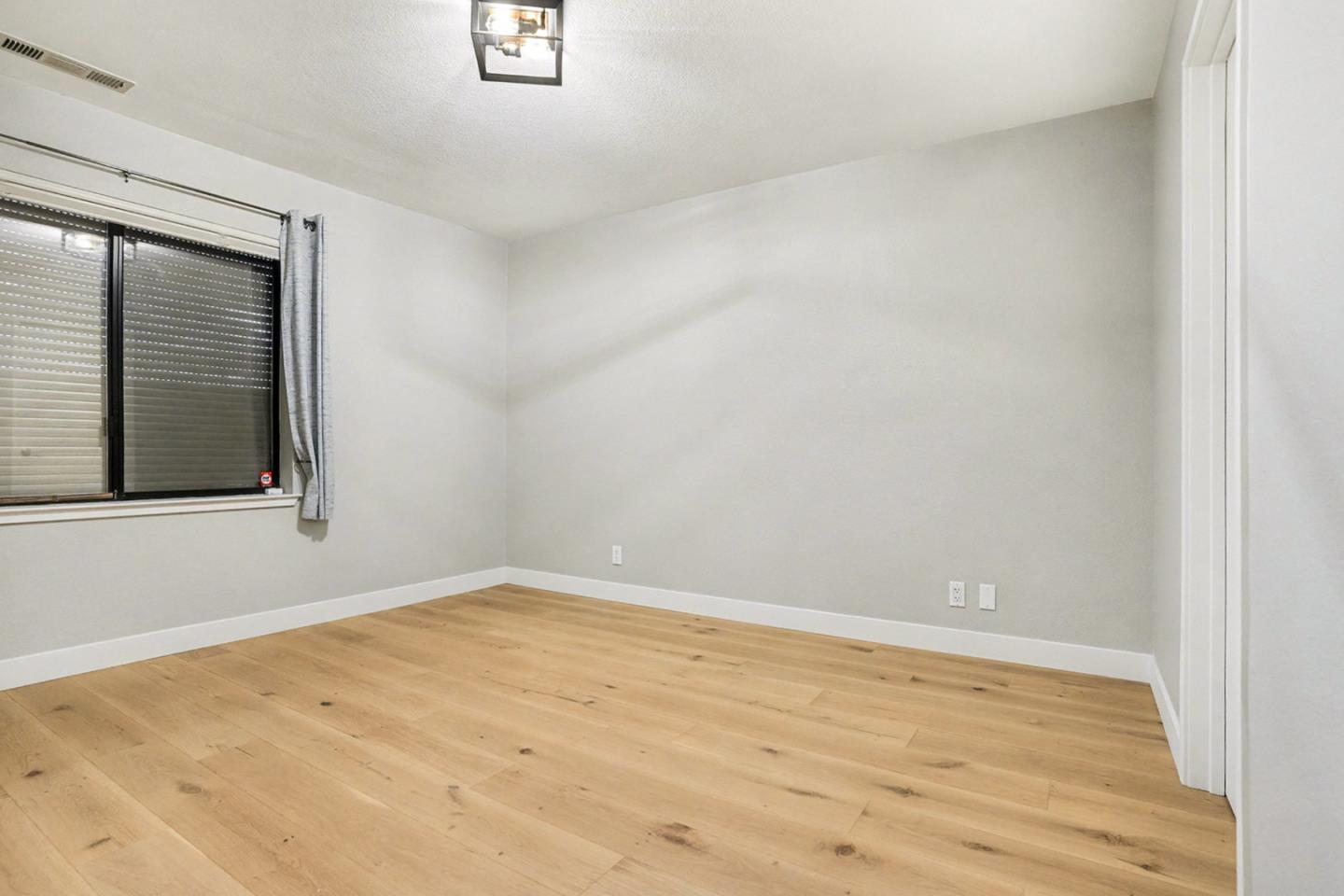 Detail Gallery Image 20 of 23 For 29 Starview Dr, Oakland,  CA 94618 - 3 Beds | 2/1 Baths