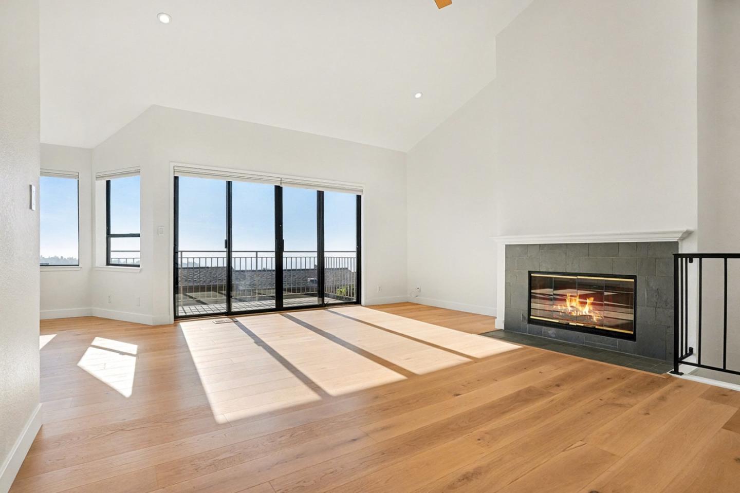 Detail Gallery Image 7 of 23 For 29 Starview Dr, Oakland,  CA 94618 - 3 Beds | 2/1 Baths