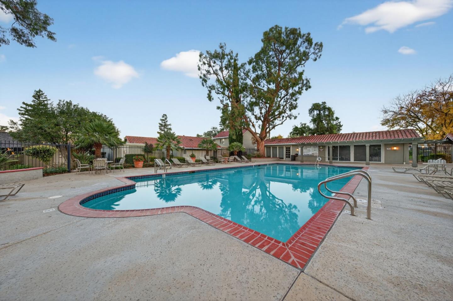 Detail Gallery Image 13 of 20 For 1342 Star Bush Ln, San Jose,  CA 95118 - 2 Beds | 2 Baths