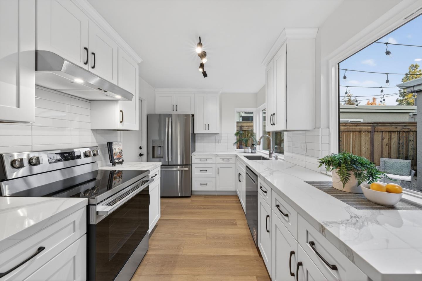 Detail Gallery Image 2 of 20 For 1342 Star Bush Ln, San Jose,  CA 95118 - 2 Beds | 2 Baths