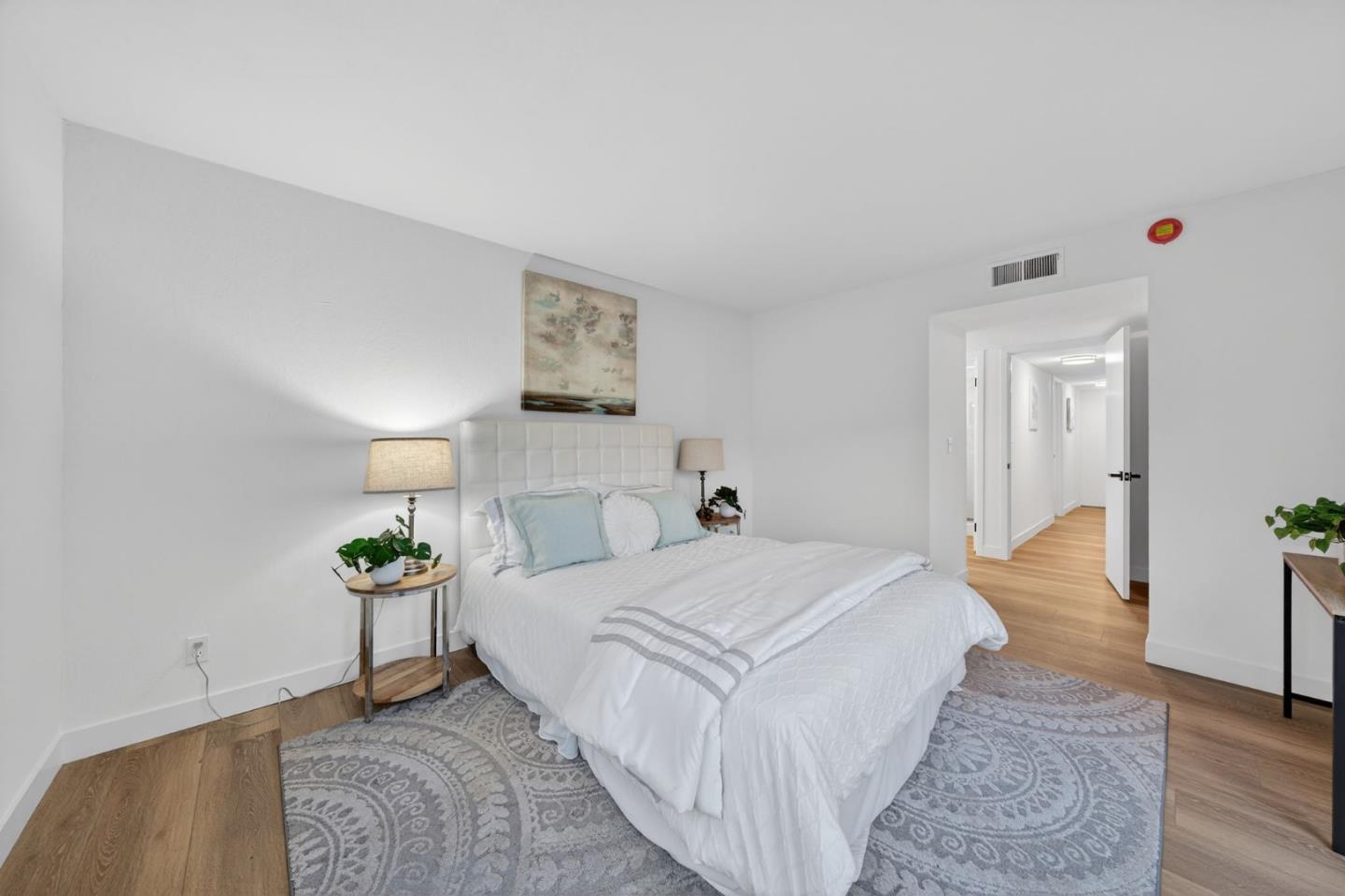 Detail Gallery Image 3 of 20 For 1342 Star Bush Ln, San Jose,  CA 95118 - 2 Beds | 2 Baths