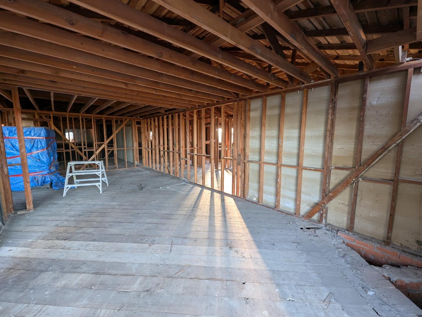 Detail Gallery Image 2 of 7 For 1708 Toledo Ave, Burlingame,  CA 94010 - 3 Beds | 2 Baths