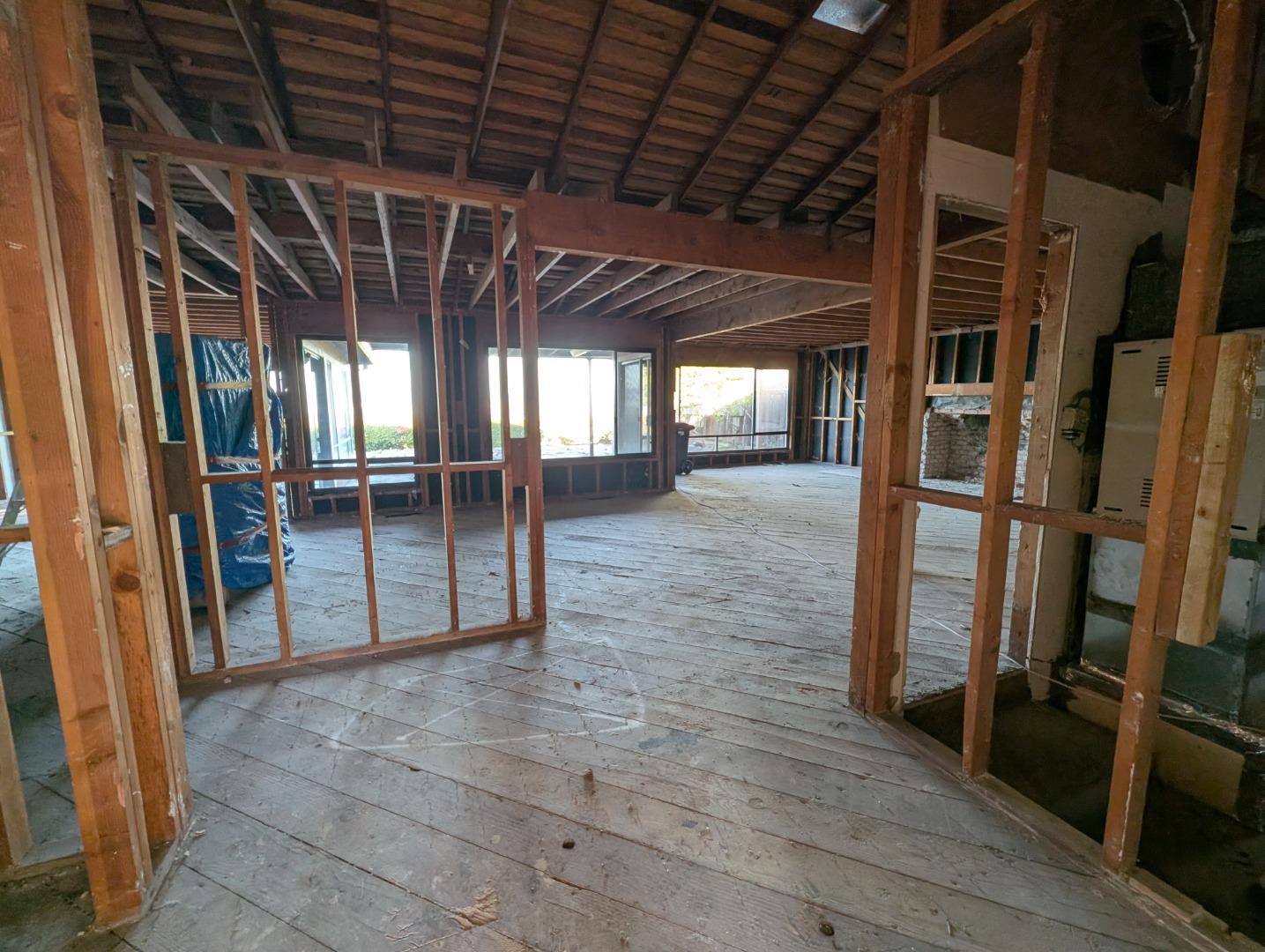 Detail Gallery Image 4 of 7 For 1708 Toledo Ave, Burlingame,  CA 94010 - 3 Beds | 2 Baths