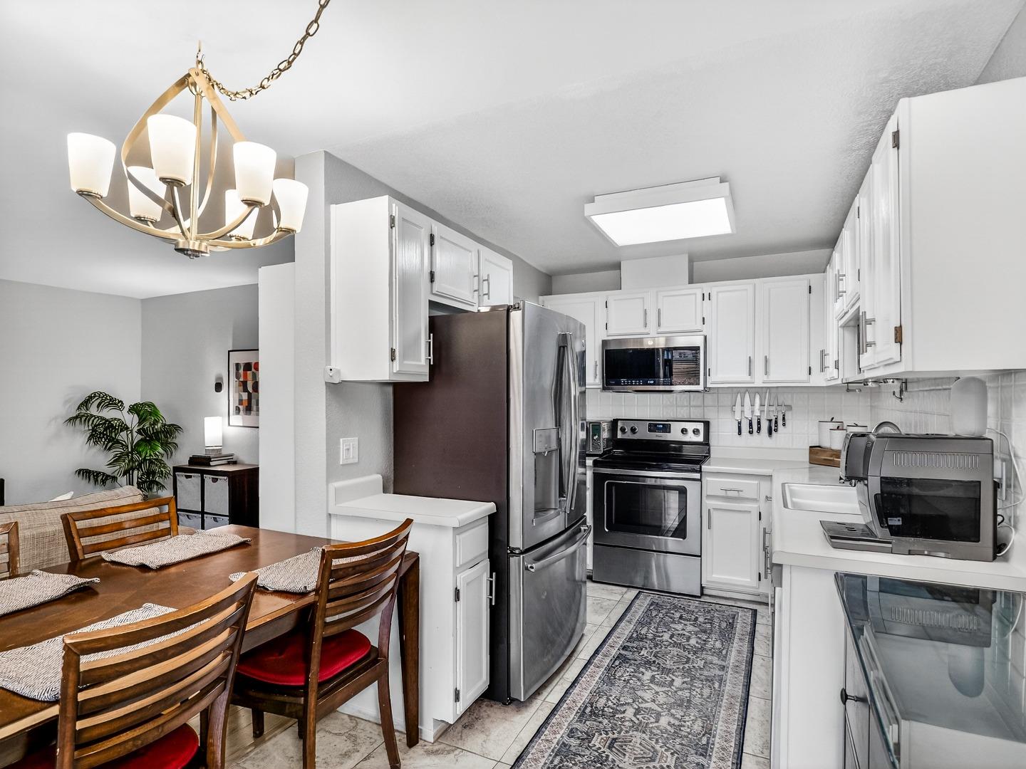 Detail Gallery Image 10 of 38 For 140 Rose Ln, San Jose,  CA 95127 - 3 Beds | 2/1 Baths