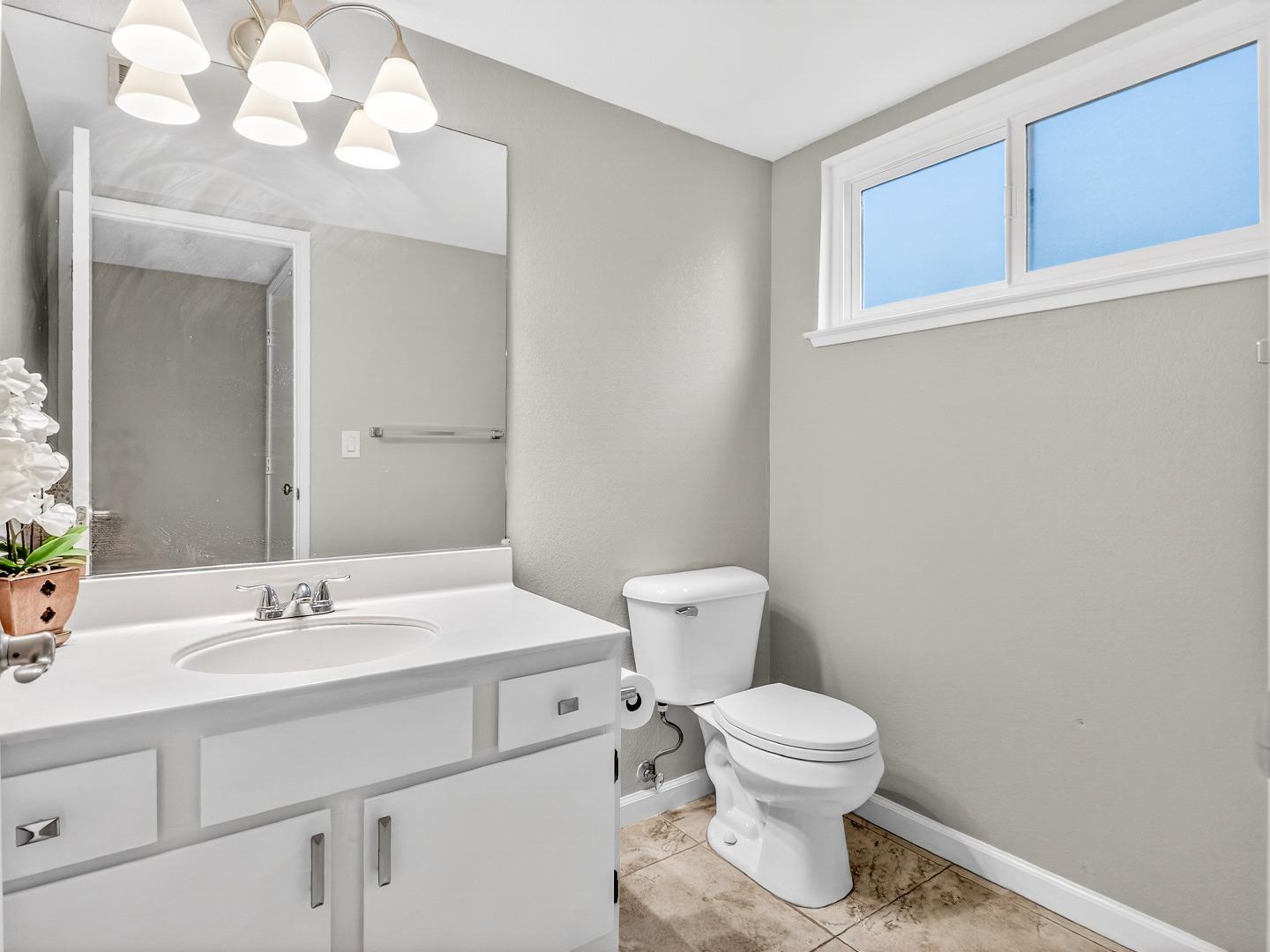 Detail Gallery Image 13 of 38 For 140 Rose Ln, San Jose,  CA 95127 - 3 Beds | 2/1 Baths