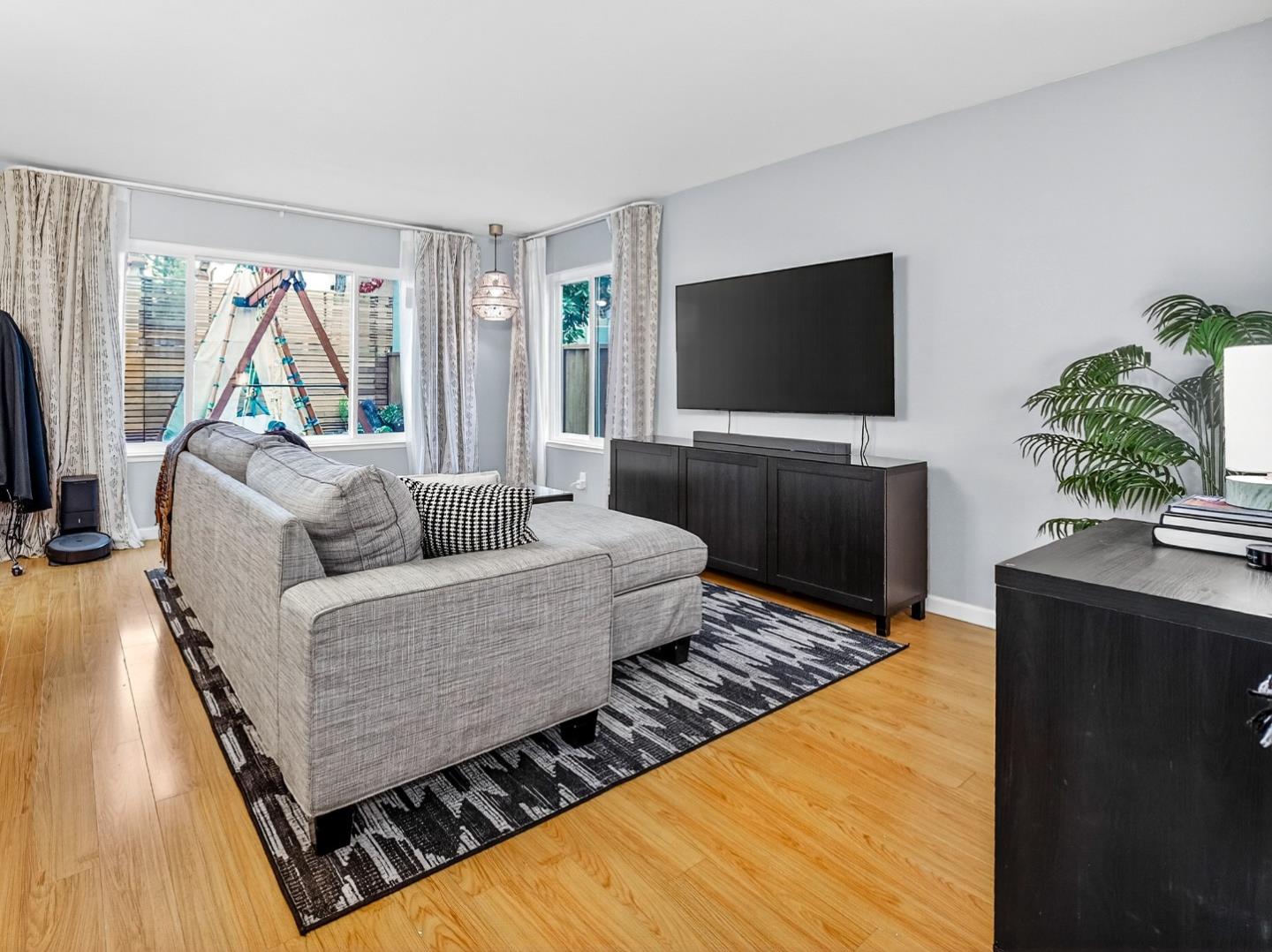 Detail Gallery Image 4 of 38 For 140 Rose Ln, San Jose,  CA 95127 - 3 Beds | 2/1 Baths