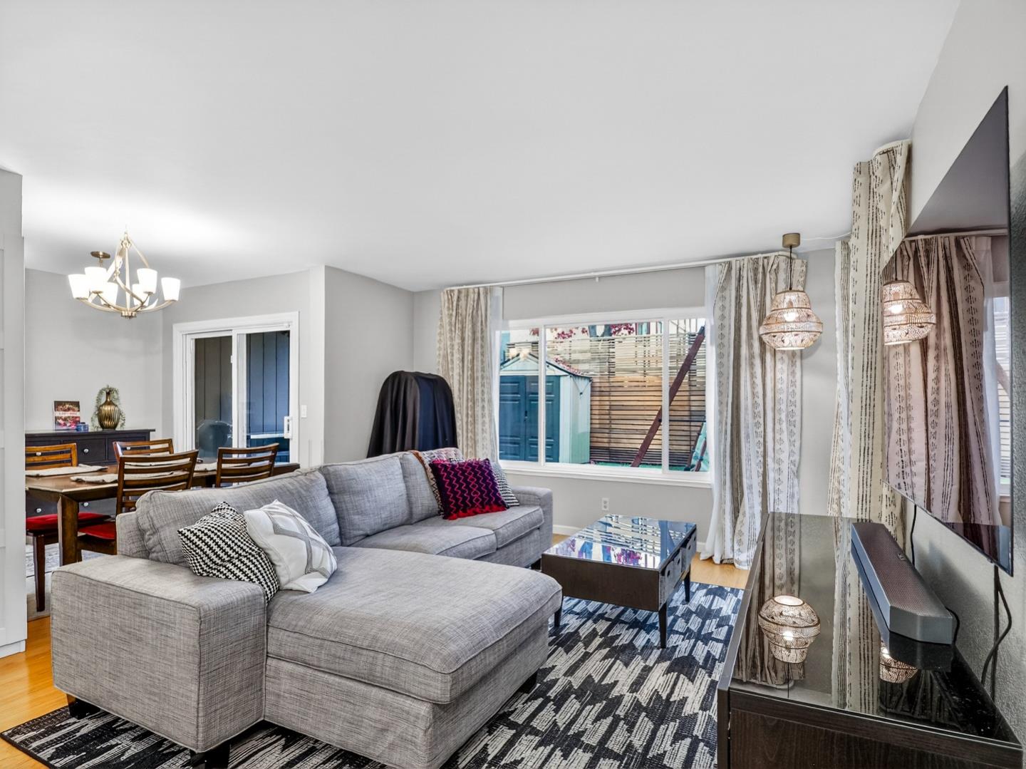 Detail Gallery Image 5 of 38 For 140 Rose Ln, San Jose,  CA 95127 - 3 Beds | 2/1 Baths