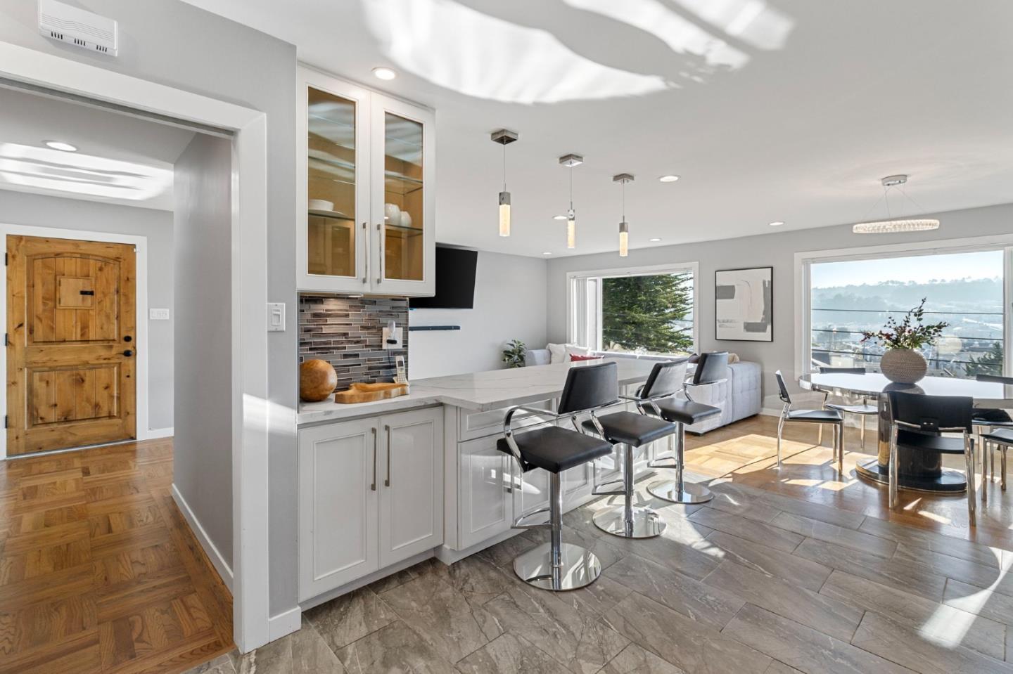 Detail Gallery Image 10 of 38 For 257 San Fernando Way, Daly City,  CA 94015 - 3 Beds | 2 Baths