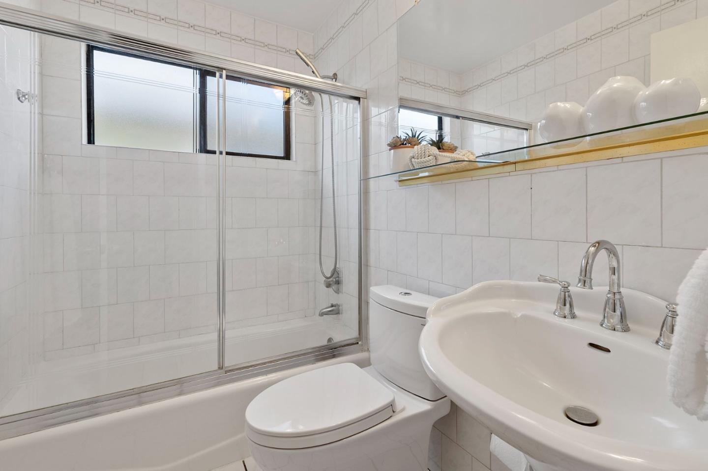 Detail Gallery Image 13 of 38 For 257 San Fernando Way, Daly City,  CA 94015 - 3 Beds | 2 Baths