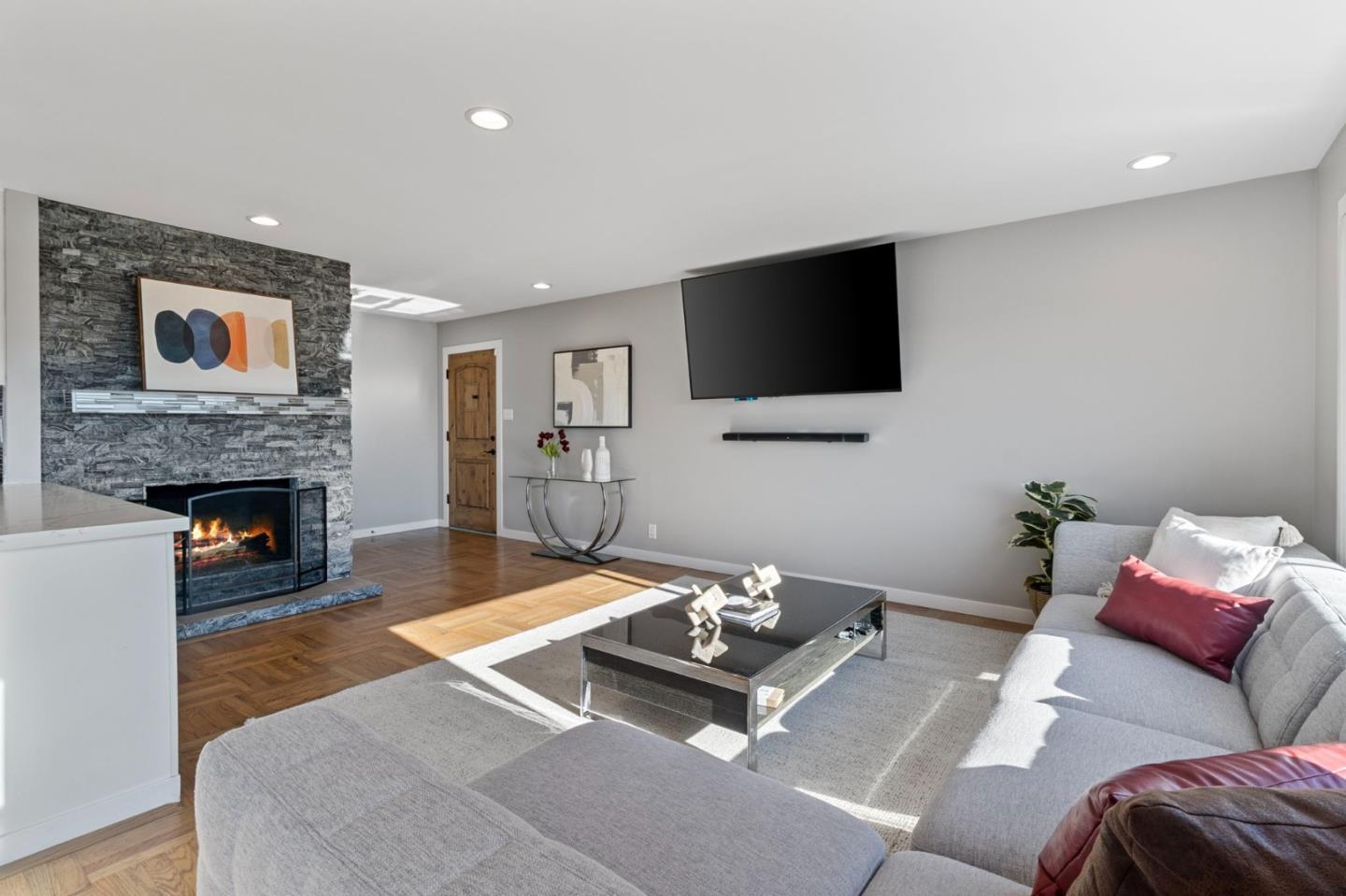 Detail Gallery Image 3 of 38 For 257 San Fernando Way, Daly City,  CA 94015 - 3 Beds | 2 Baths