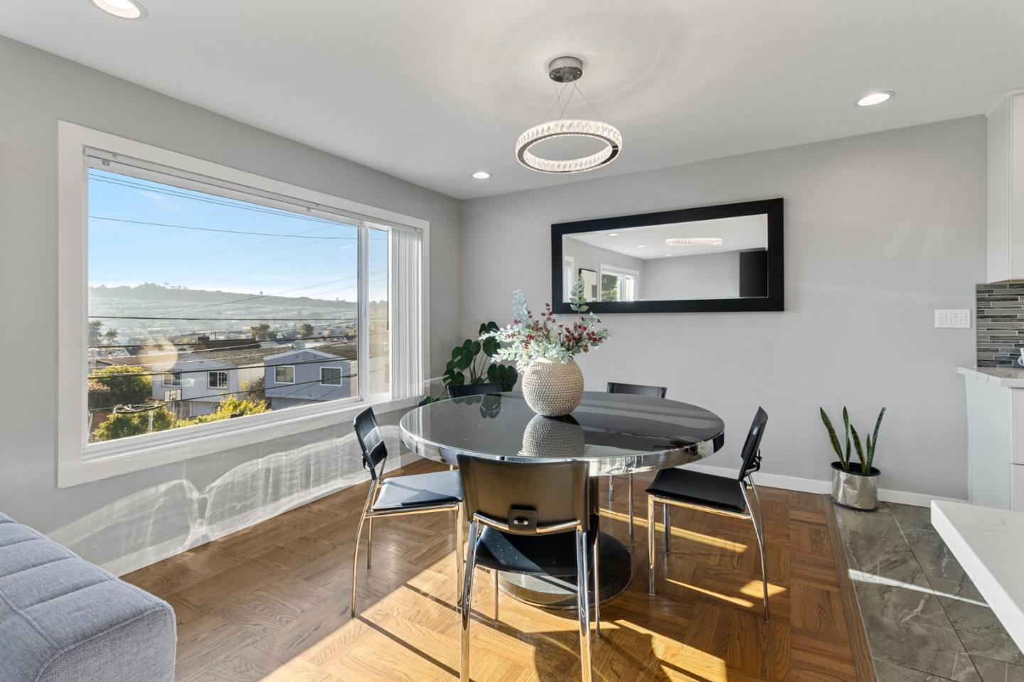 Detail Gallery Image 6 of 38 For 257 San Fernando Way, Daly City,  CA 94015 - 3 Beds | 2 Baths