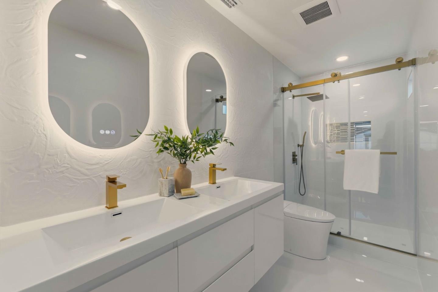 Detail Gallery Image 13 of 24 For 1485 Meadow Glen Way, San Jose,  CA 95121 - 4 Beds | 2 Baths