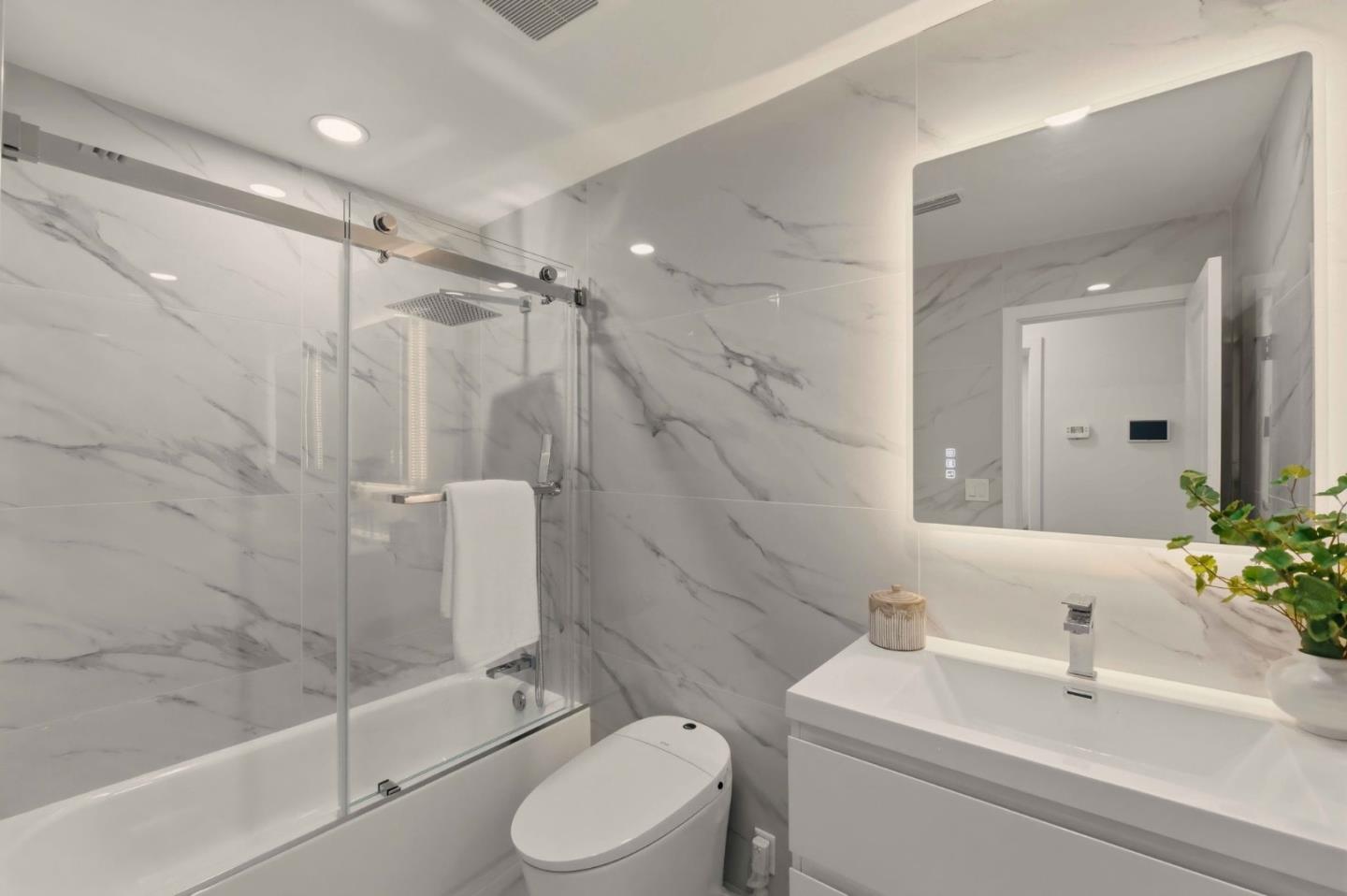 Detail Gallery Image 15 of 24 For 1485 Meadow Glen Way, San Jose,  CA 95121 - 4 Beds | 2 Baths