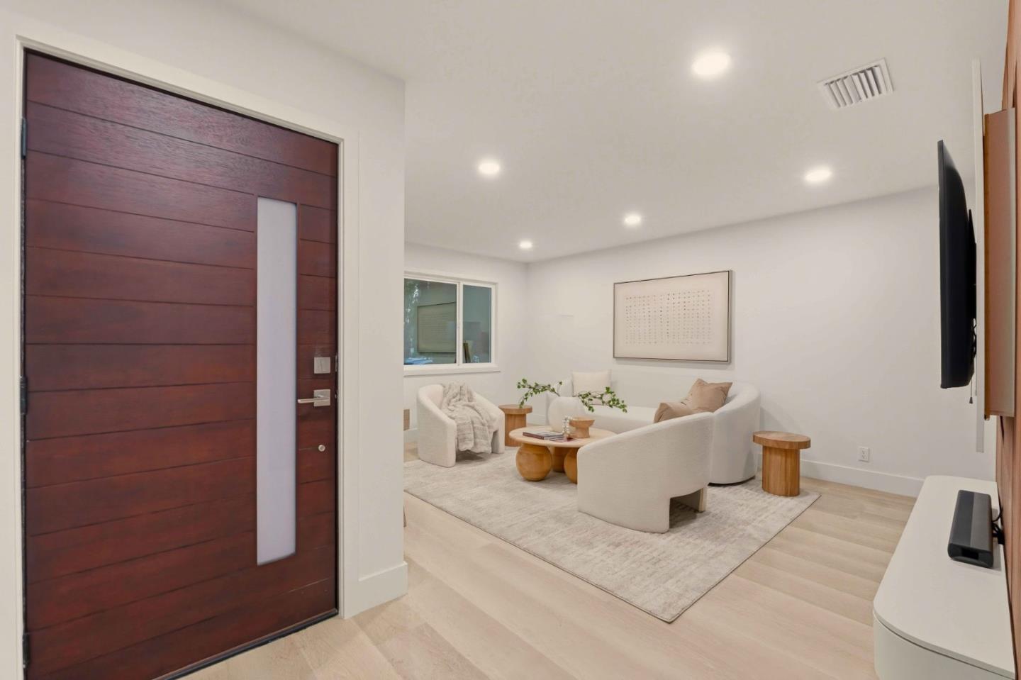 Detail Gallery Image 6 of 24 For 1485 Meadow Glen Way, San Jose,  CA 95121 - 4 Beds | 2 Baths