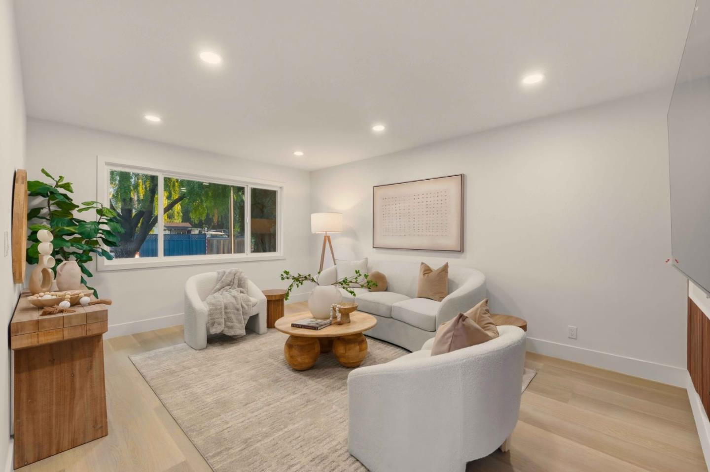 Detail Gallery Image 7 of 24 For 1485 Meadow Glen Way, San Jose,  CA 95121 - 4 Beds | 2 Baths