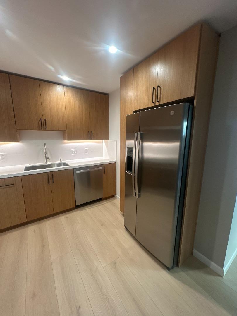 Detail Gallery Image 3 of 3 For 543 Everett Ct, Palo Alto,  CA 94301 - – Beds | – Baths