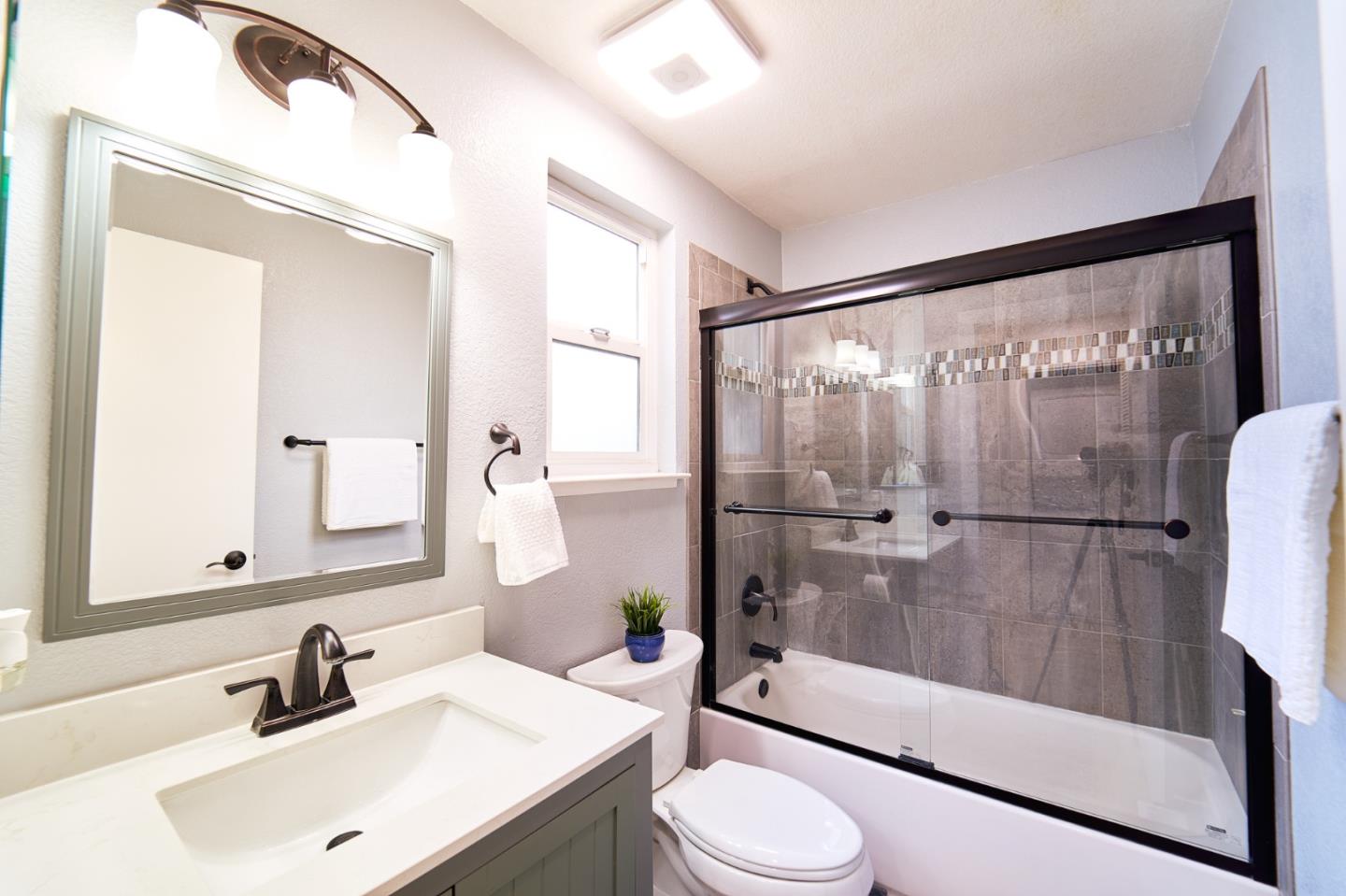 Detail Gallery Image 12 of 31 For 5214 Jacana Ln, San Jose,  CA 95123 - 3 Beds | 2/1 Baths