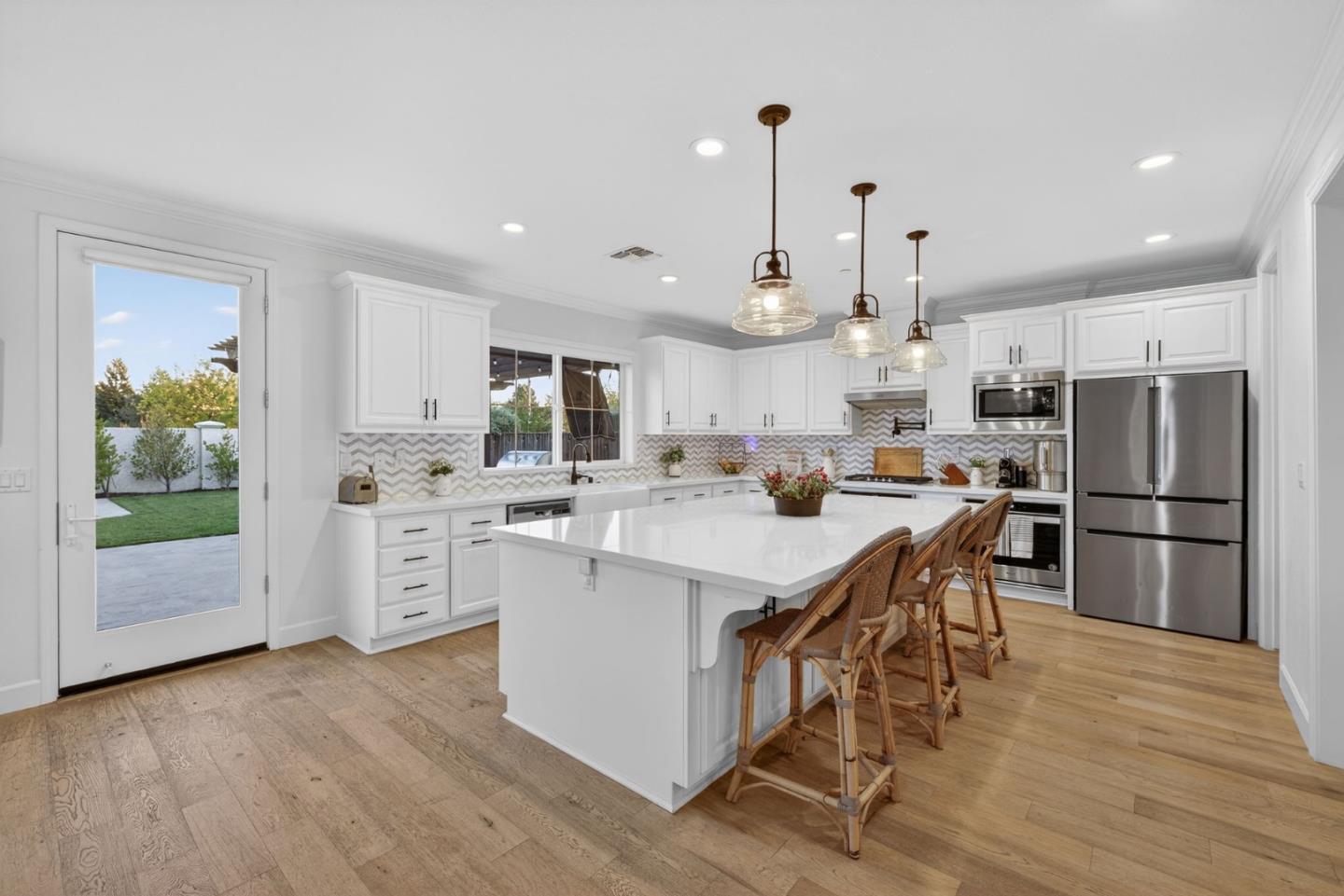 Detail Gallery Image 11 of 49 For 1360 Golden Eagle Dr, Morgan Hill,  CA 95037 - 4 Beds | 3/1 Baths