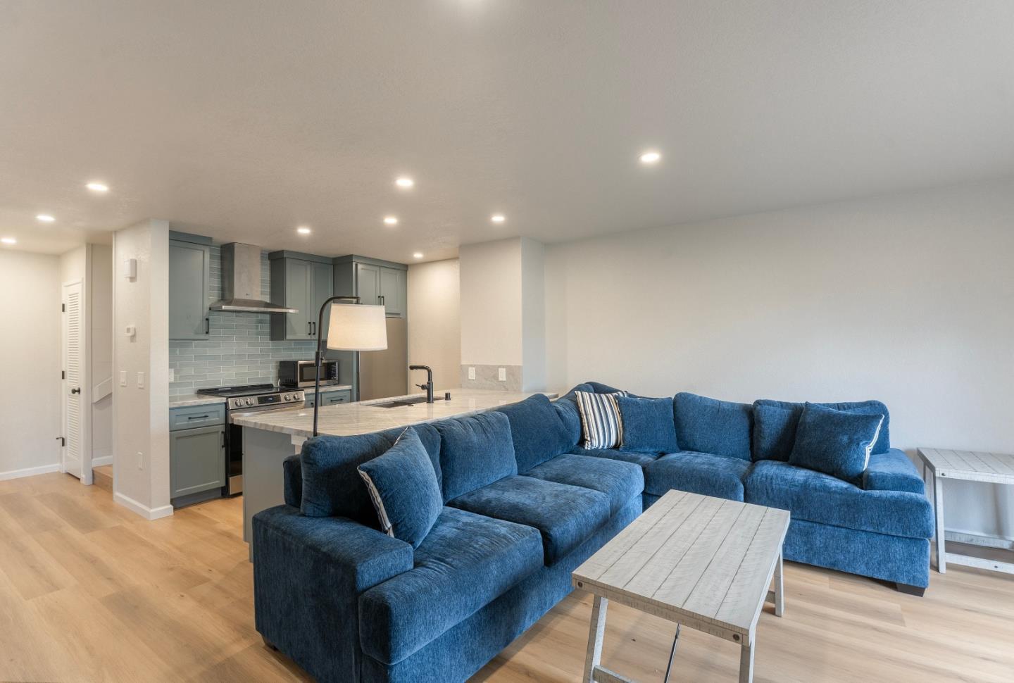 Front Image Thumbnail for ML82029355