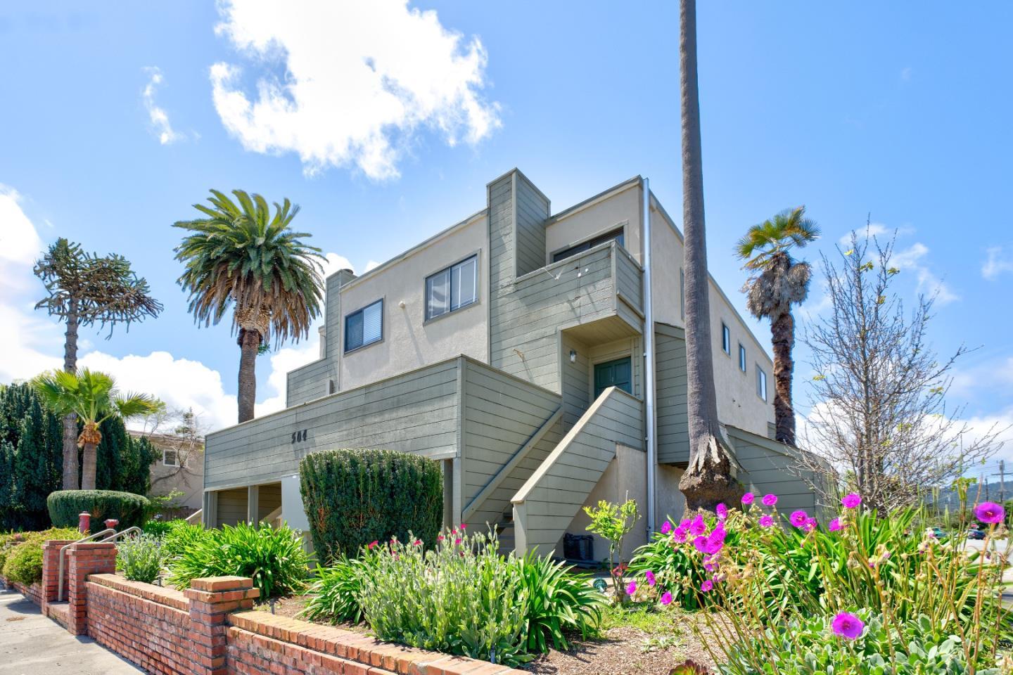 Detail Gallery Image 17 of 21 For 504 Ocean Ave #2,  Monterey,  CA 93940 - 2 Beds | 2 Baths