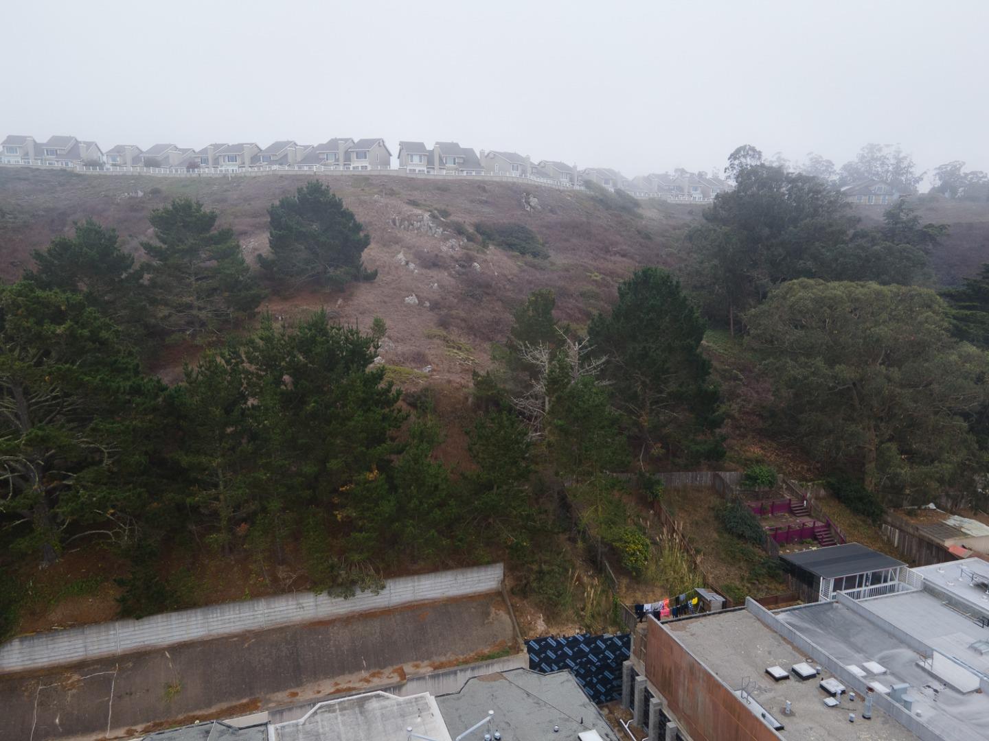 Detail Gallery Image 4 of 10 For 258 Edgemar St, Daly City,  CA 94014 - – Beds | – Baths