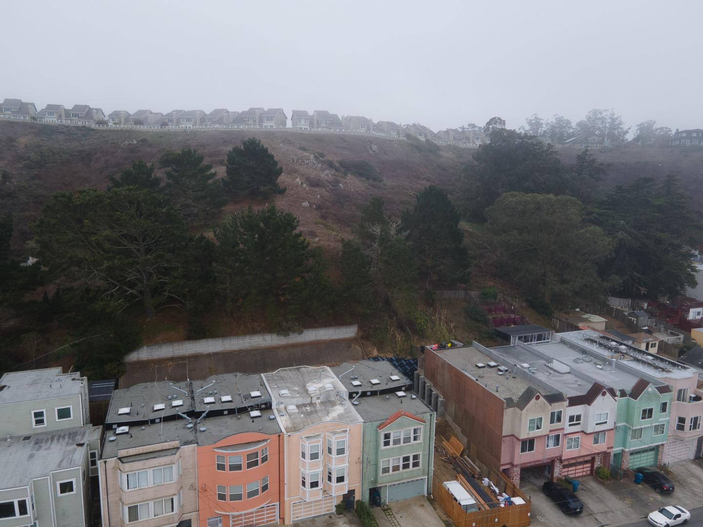 Detail Gallery Image 5 of 10 For 258 Edgemar St, Daly City,  CA 94014 - – Beds | – Baths