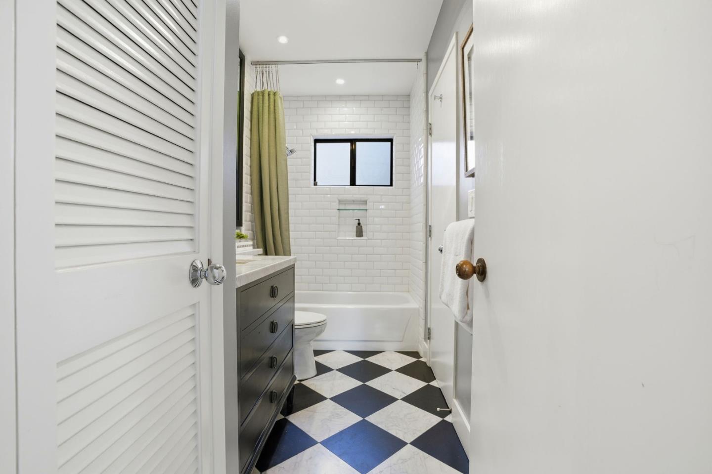 Detail Gallery Image 14 of 20 For 4250 El Camino Real #C226,  Palo Alto,  CA 94306 - 1 Beds | 1 Baths