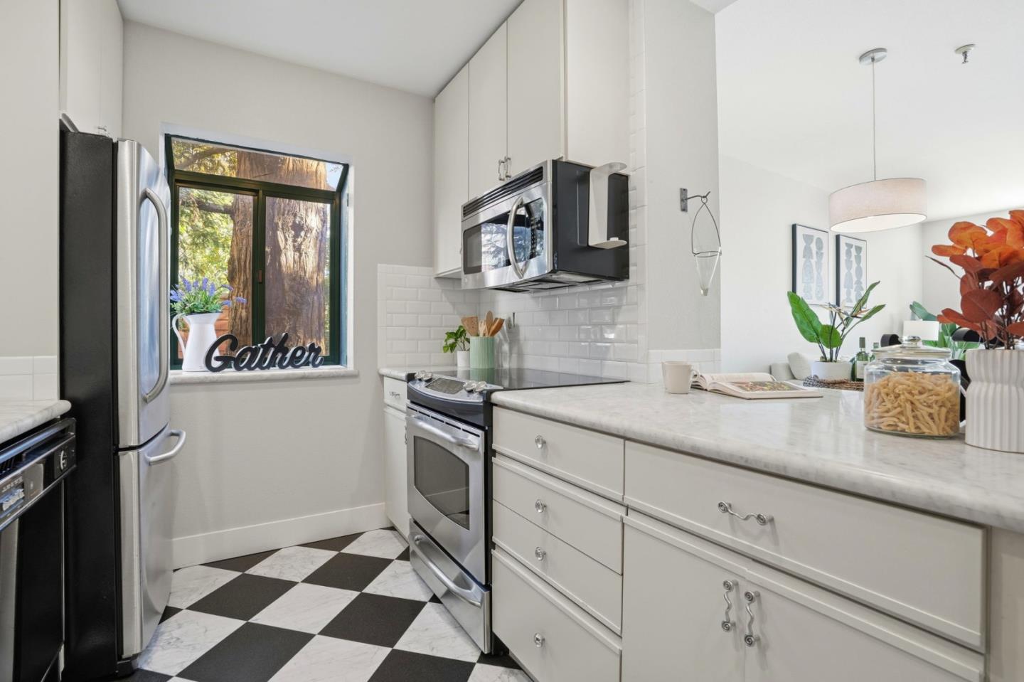 Detail Gallery Image 4 of 20 For 4250 El Camino Real #C226,  Palo Alto,  CA 94306 - 1 Beds | 1 Baths