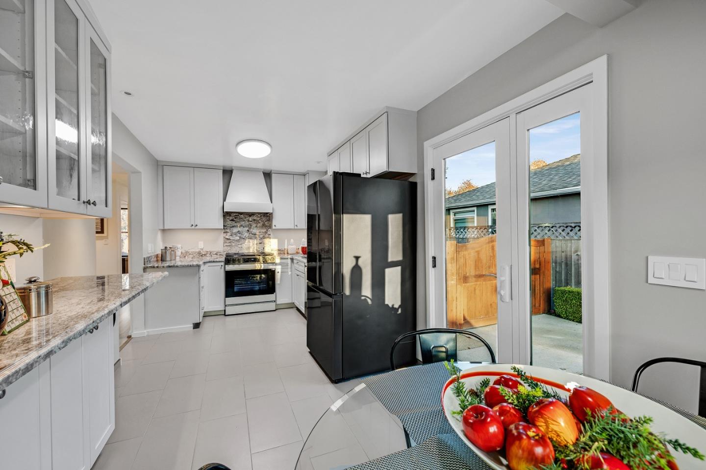 Detail Gallery Image 10 of 26 For 330 Cuardo Ave, Millbrae,  CA 94030 - 3 Beds | 1 Baths