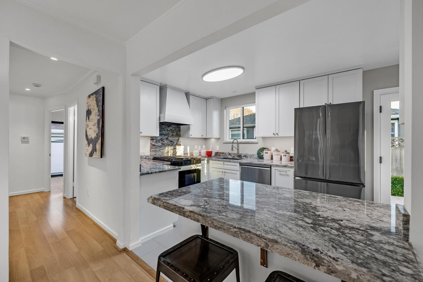 Detail Gallery Image 7 of 26 For 330 Cuardo Ave, Millbrae,  CA 94030 - 3 Beds | 1 Baths