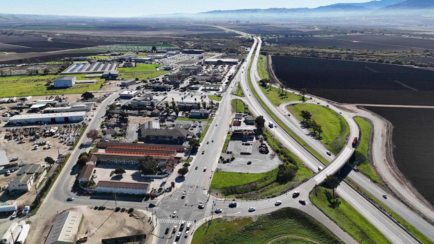 Detail Gallery Image 4 of 11 For 1013 Front St, Soledad,  CA 93960 - – Beds | – Baths