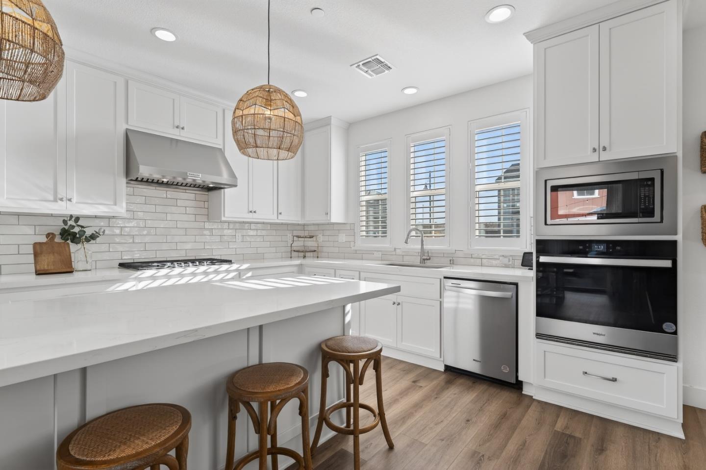 Detail Gallery Image 10 of 41 For 239 Bungalow Ct, Marina,  CA 93933 - 3 Beds | 2/1 Baths