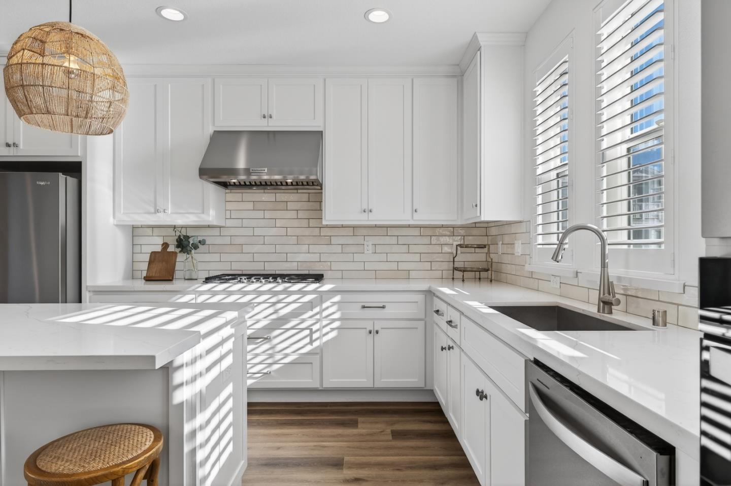 Detail Gallery Image 11 of 41 For 239 Bungalow Ct, Marina,  CA 93933 - 3 Beds | 2/1 Baths