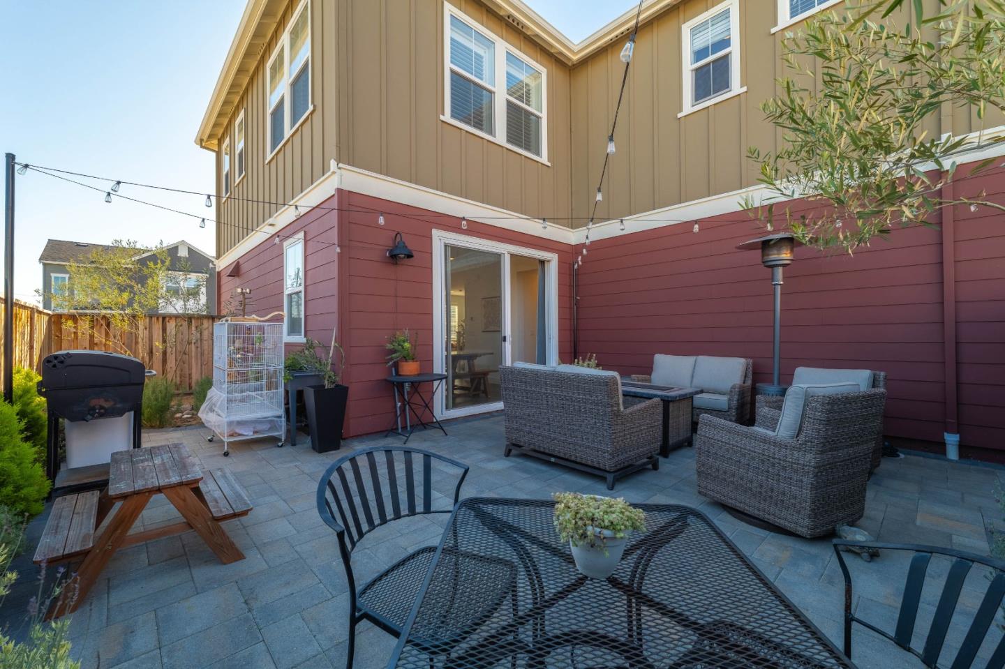 Detail Gallery Image 16 of 41 For 239 Bungalow Ct, Marina,  CA 93933 - 3 Beds | 2/1 Baths