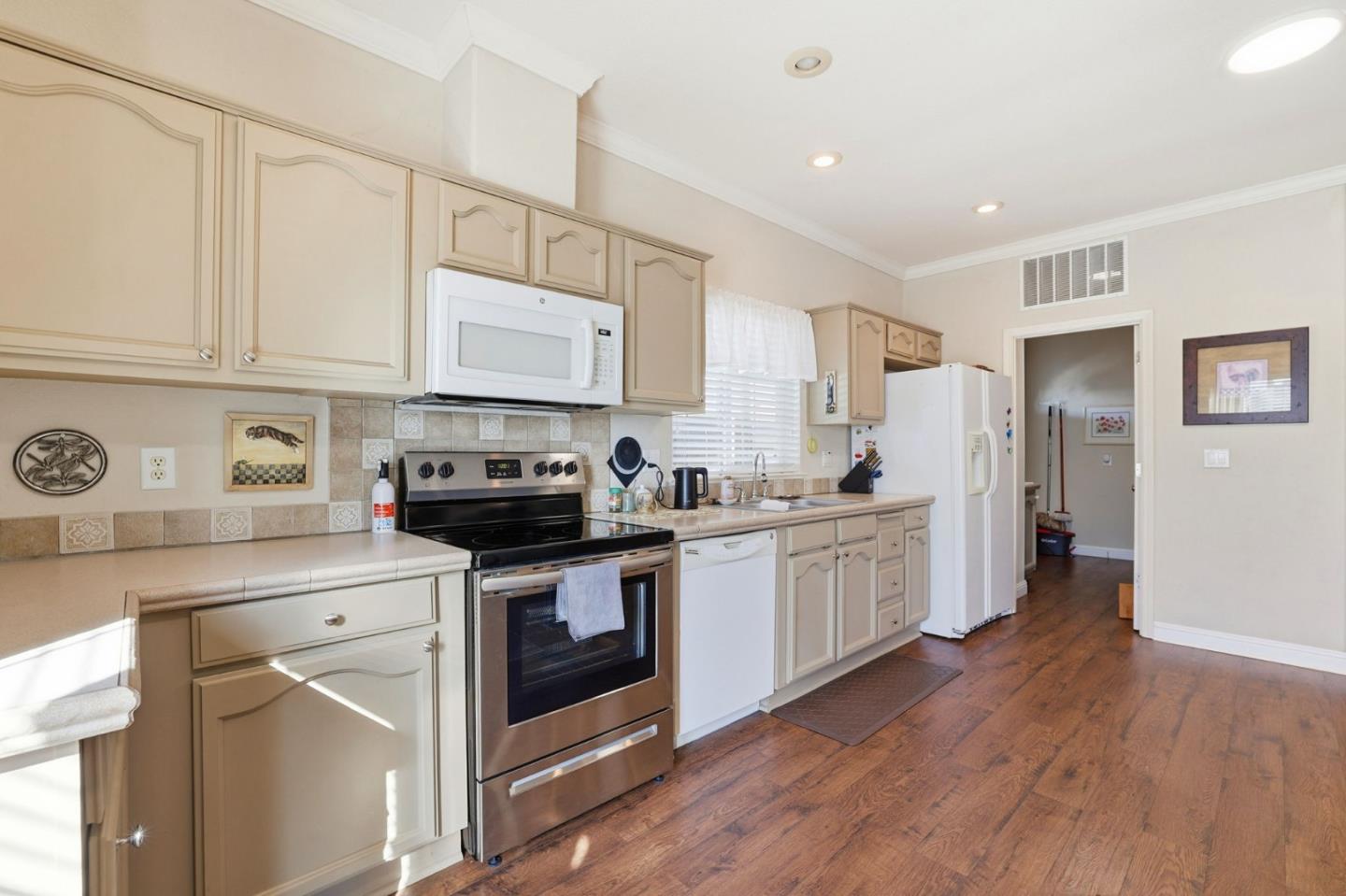 Detail Gallery Image 8 of 29 For 491 Mill Pond Dr #491,  San Jose,  CA 95125 - 3 Beds | 2 Baths