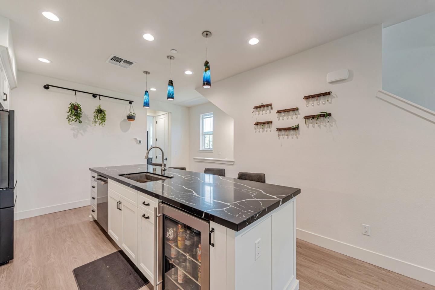 Detail Gallery Image 10 of 37 For 32 Seda Ln, Morgan Hill,  CA 95037 - 4 Beds | 3 Baths