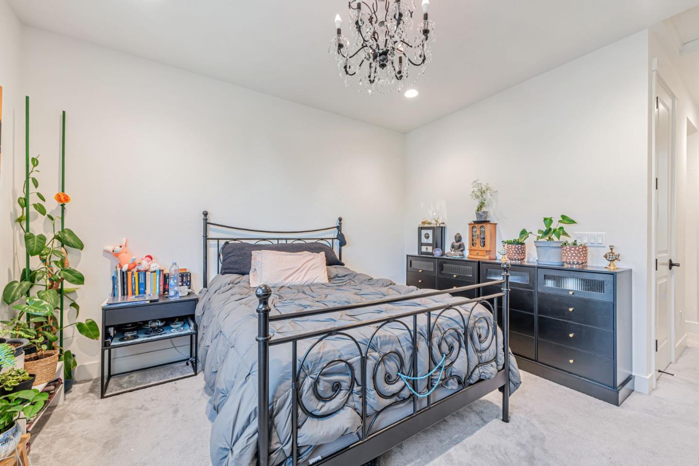 Detail Gallery Image 8 of 37 For 32 Seda Ln, Morgan Hill,  CA 95037 - 4 Beds | 3 Baths