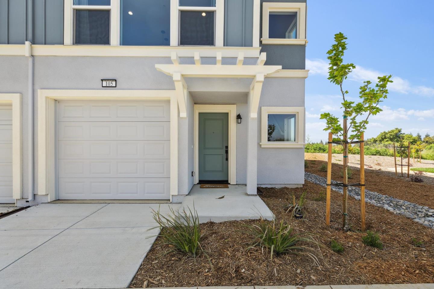 Detail Gallery Image 2 of 42 For 117 Skyline Vista Way, Watsonville,  CA 95076 - 3 Beds | 3/1 Baths