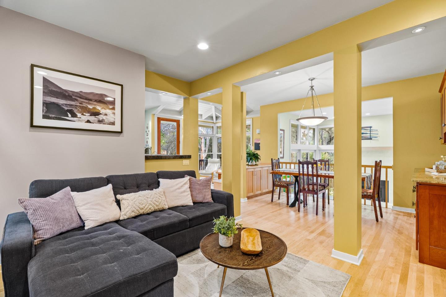 Detail Gallery Image 16 of 63 For 2106 Harborview Ct, Santa Cruz,  CA 95062 - 4 Beds | 2/1 Baths