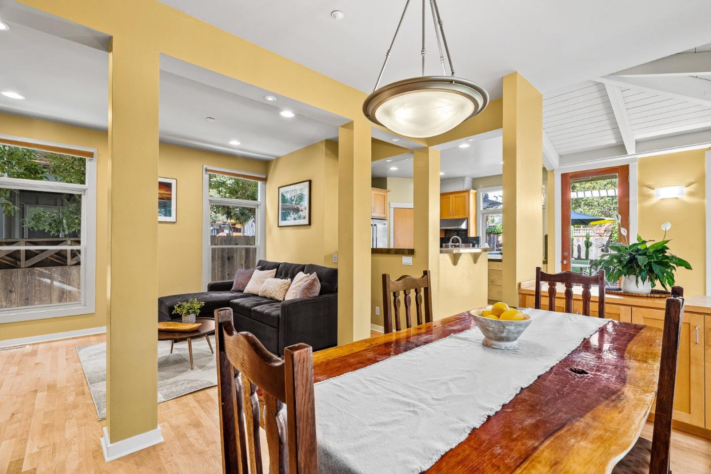 Detail Gallery Image 19 of 63 For 2106 Harborview Ct, Santa Cruz,  CA 95062 - 4 Beds | 2/1 Baths